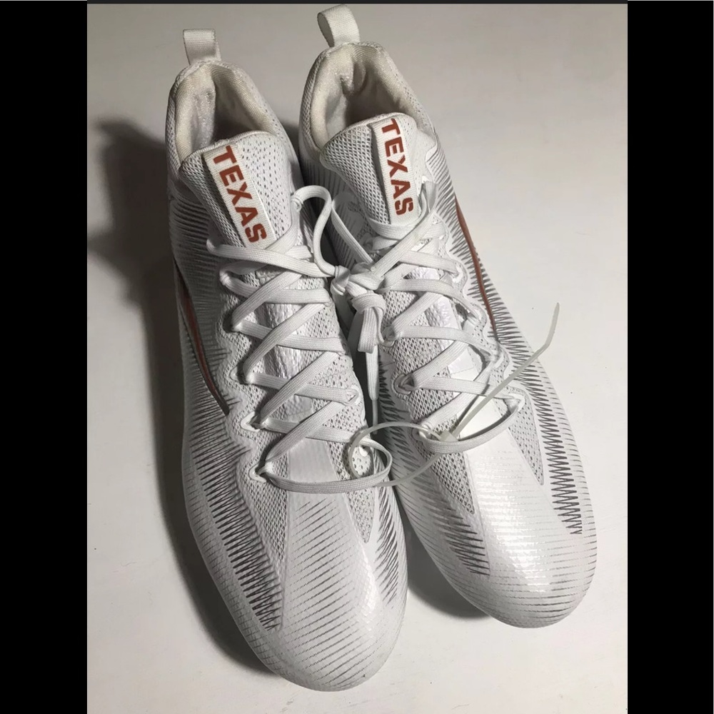 ***RARE TEXAS LONGHORN TEAM CLEATS
